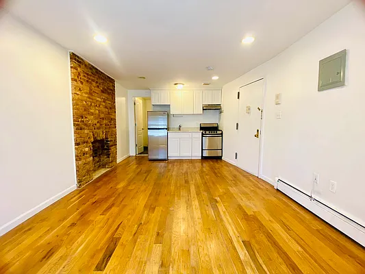 Rented by GROOME REALTY LLC | media 4