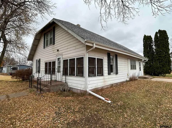 360 W Cherry St, Shelby, NE 68662