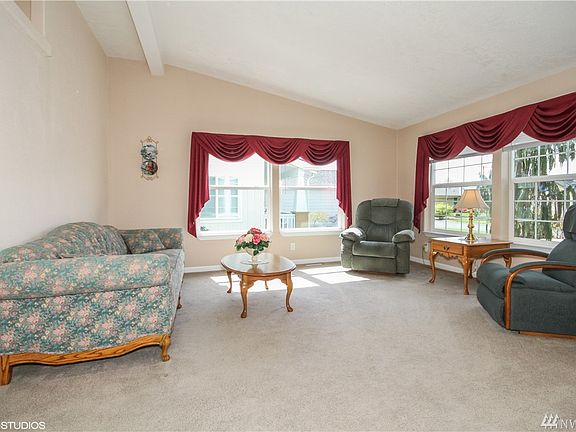 3rd image of 318 Willow St SW #19