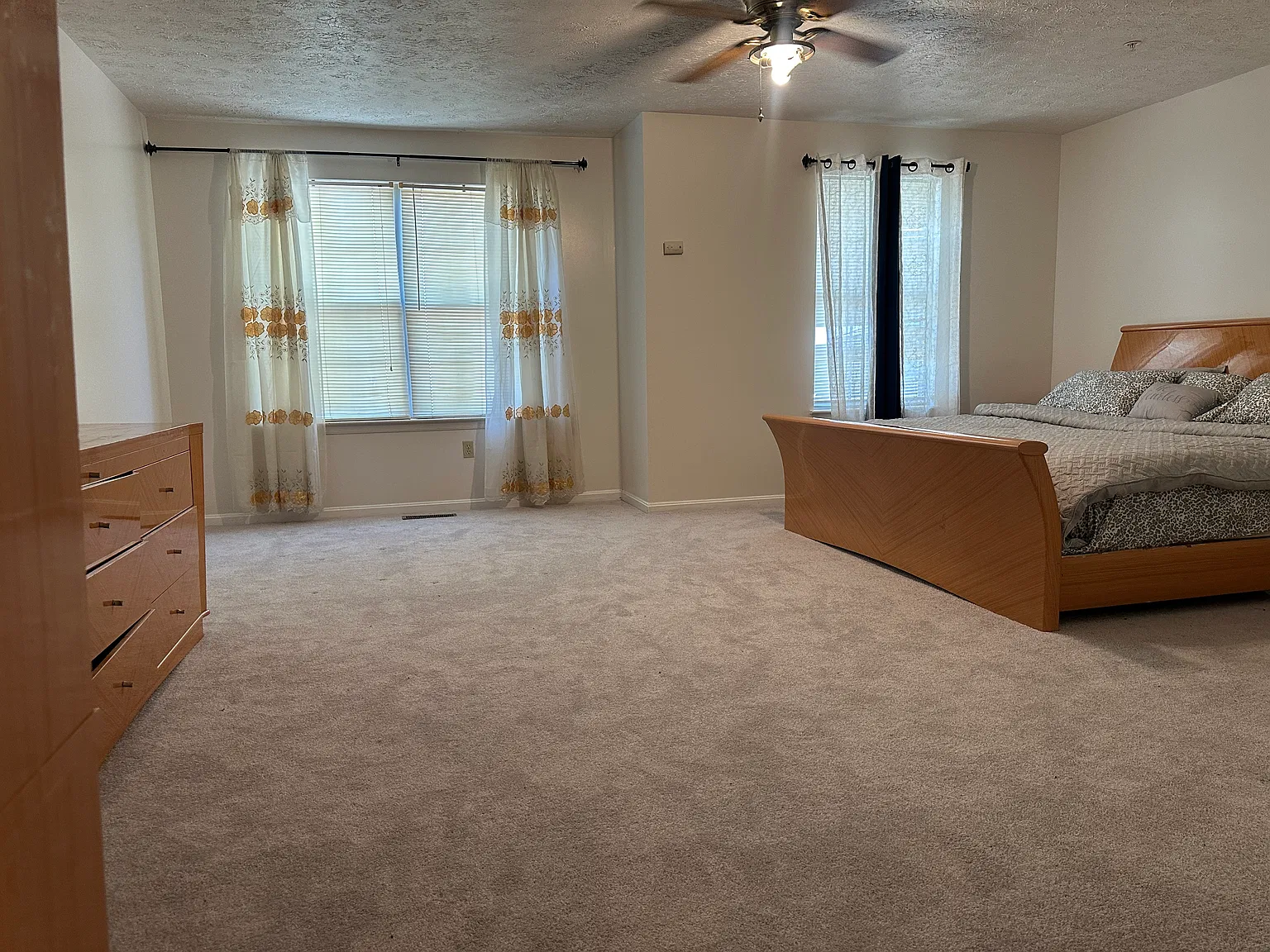 3 bed, 2.5 bath, $1,500 — Photo 2