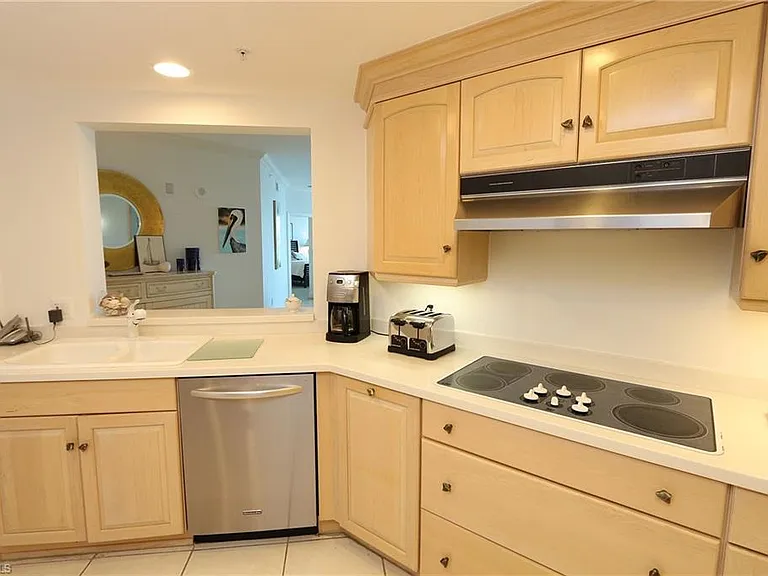 60 Seagate Dr #805 — Photo 12