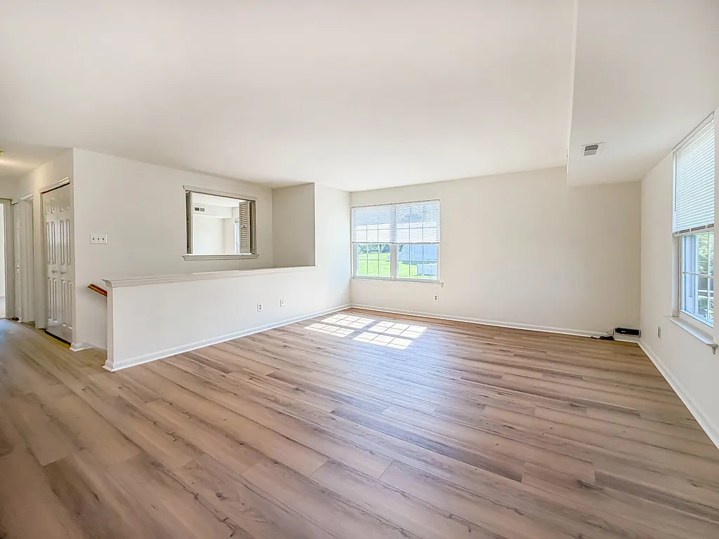 2 bed, 1030 sqft, $1,950 — Photo 4
