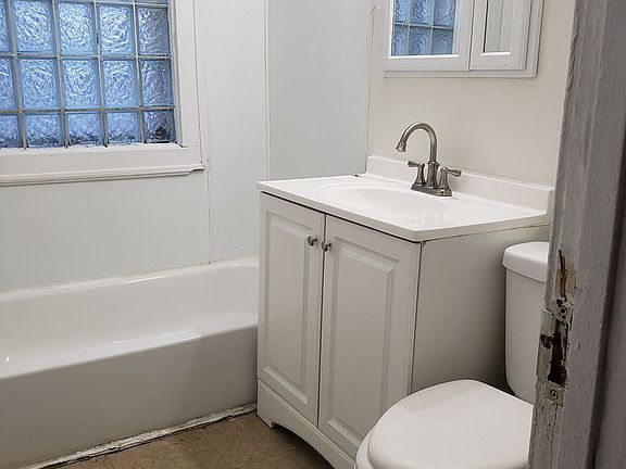 4th image of 3600 N Port Washington Ave #3600