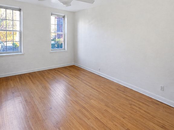 MASSIVE BEDROOM (UN-STAGED)