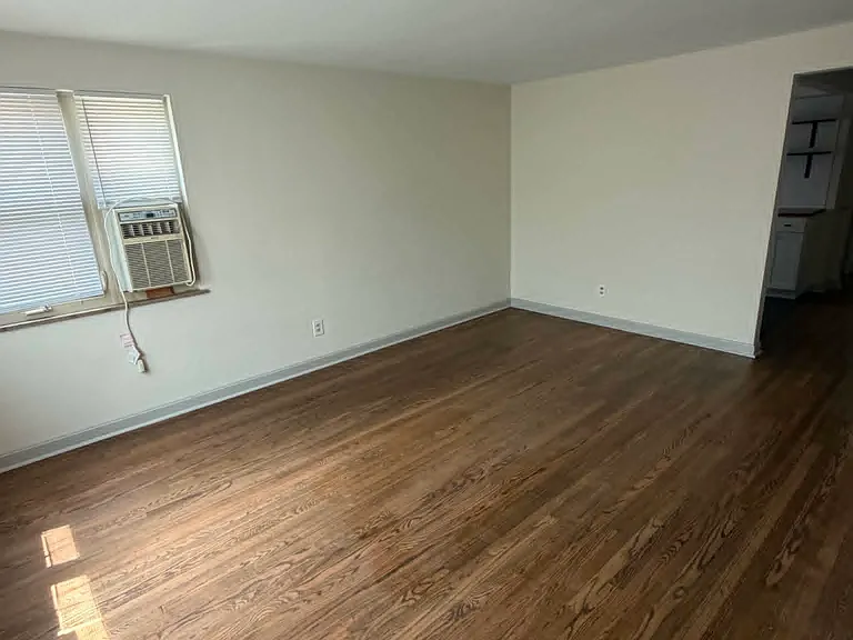 3914 E Gatewood Ln #3 — Photo 2