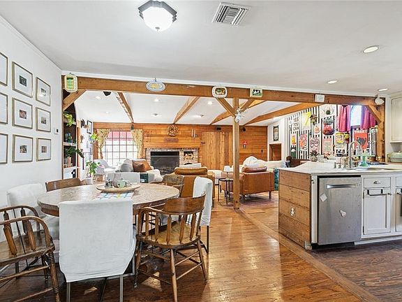 3rd image of 4420 Ware Ave