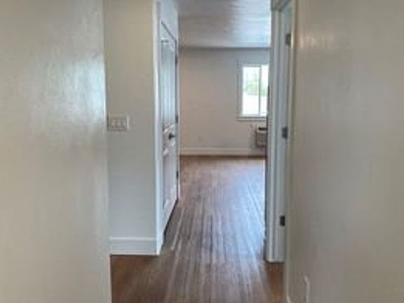 4th image of 640 Lincoln St #2