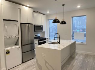 108 Chelsea St #1F, Boston, MA 02128