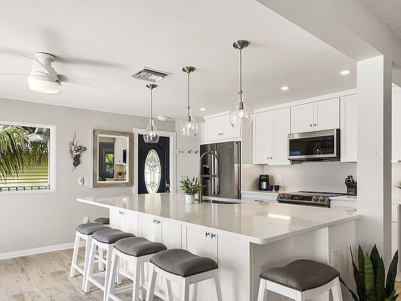 2nd image of 5246 Estero Blvd