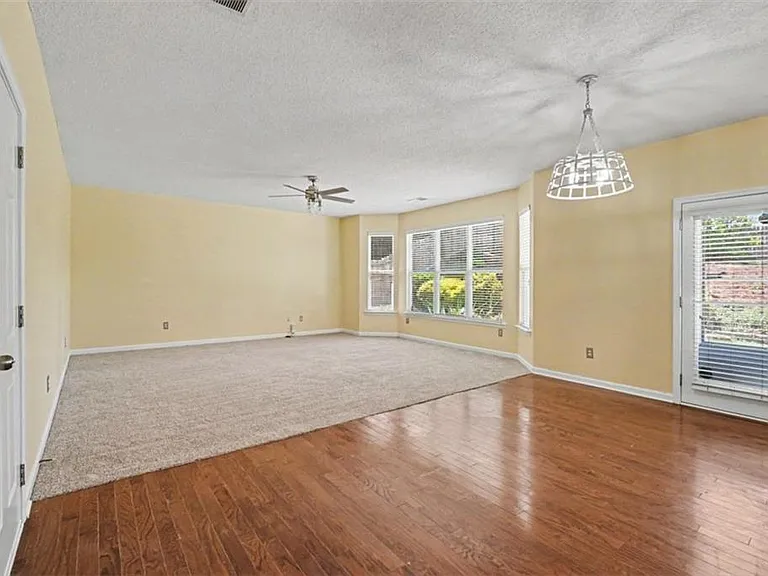 348 Darbys Run Ct — Photo 10