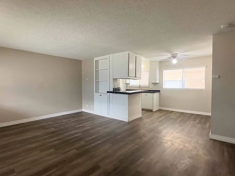 2617 Fairmount Ave #5 — Photo 1