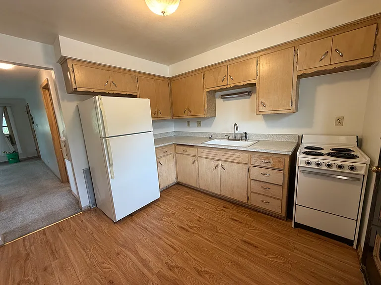 809 John St #4 — Photo 3