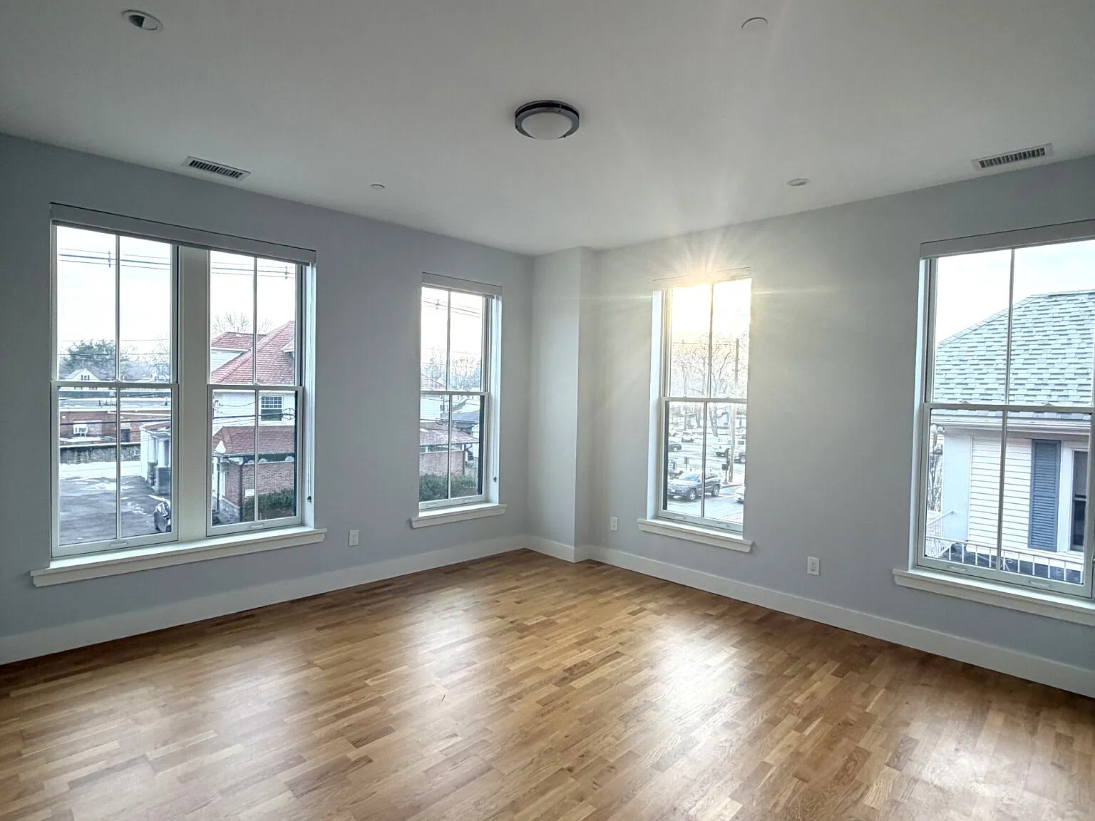 2 bed, 1.0 bath, 775 sqft, $2,900 — Photo 3