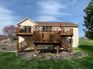 N8251 Pritchard Farm Rd, Ixonia, WI 53036