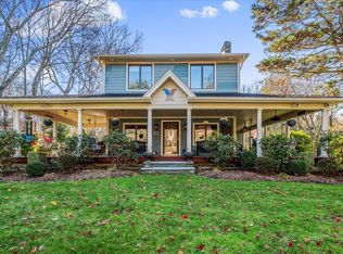 48 Greenhills Rd, Huntington Station, NY 11746