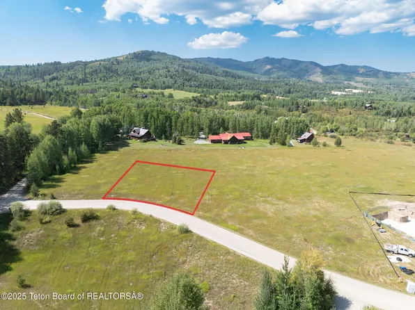9966 Hiddenwaters Ln, Victor, ID 83455