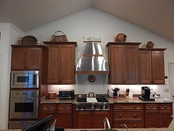 3rd image of 4670 Whippoorwill Dr