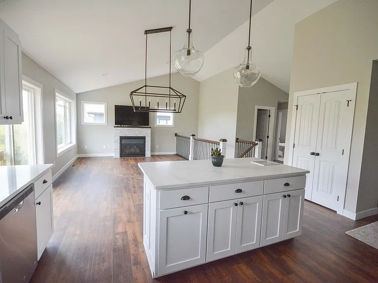3548 Bridgeview Dr SE — Photo 6
