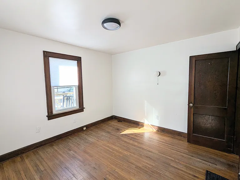 2763 Indianola Ave — Photo 13