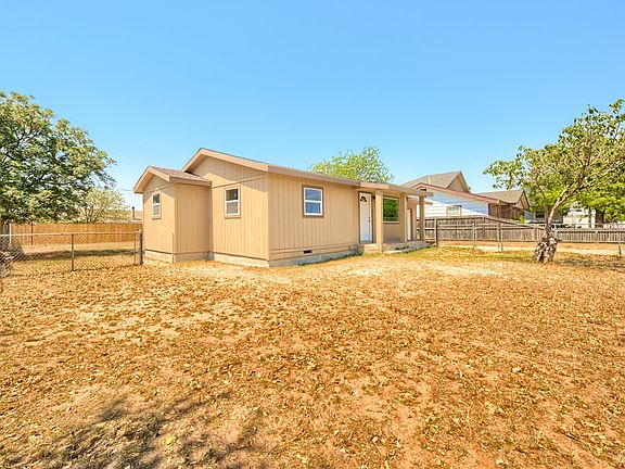 3rd image of 1705 San Fernando Dr