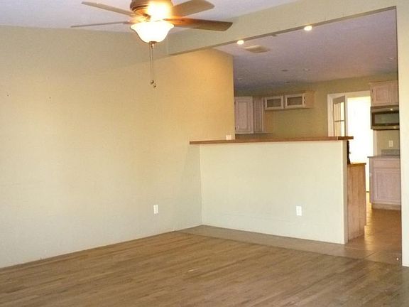 3rd image of 6108 N 32nd Ave