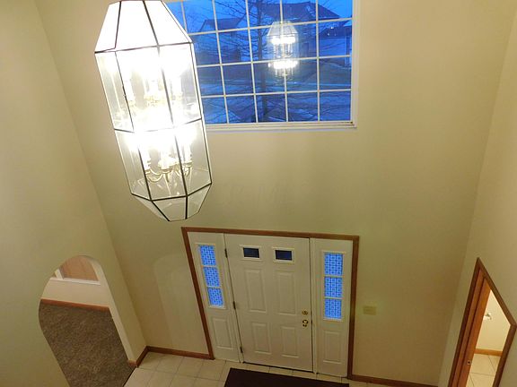 4th image of 235 Wellington Pl