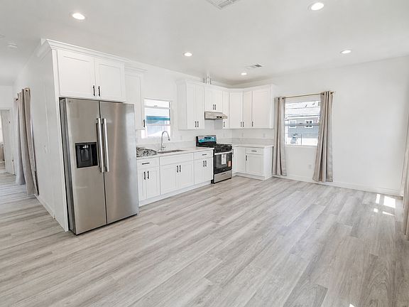 5th image of 413 N Cucamonga Ave #D