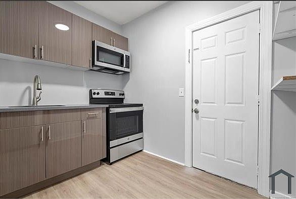 1st image of 25 Whittier St APT 5