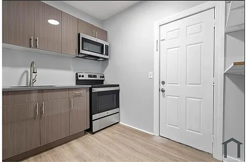 25 Whittier St Photo 1