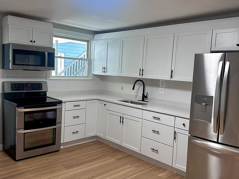 429 Mechanic St #B — Photo 12
