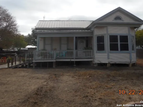 1212 Magnolia, Jourdanton, TX 78026