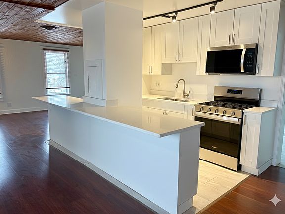 2nd image of 7635 W Foster Ave #2