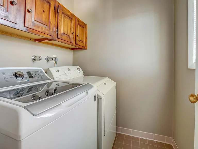 WASHER-DRYER FIRST FLOOR