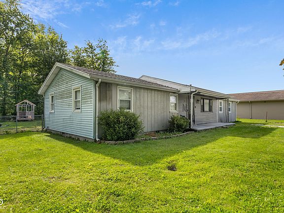 2nd image of 700 Shady Ln