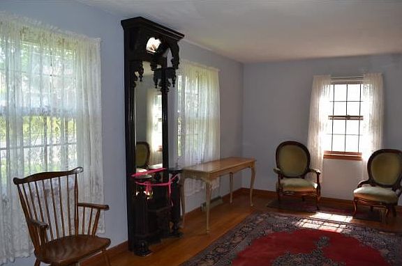 4th image of 2804 Crescent Dr