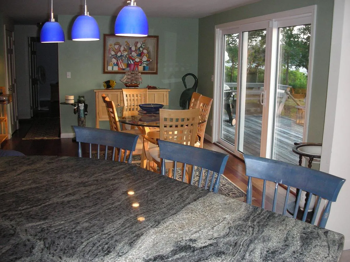4 bed, 1926 sqft, $3,000 — Photo 2