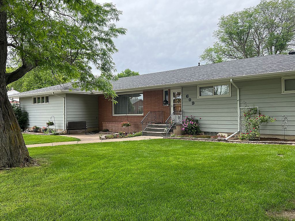 609 Student Dr, Ogallala, NE 69153 Zillow