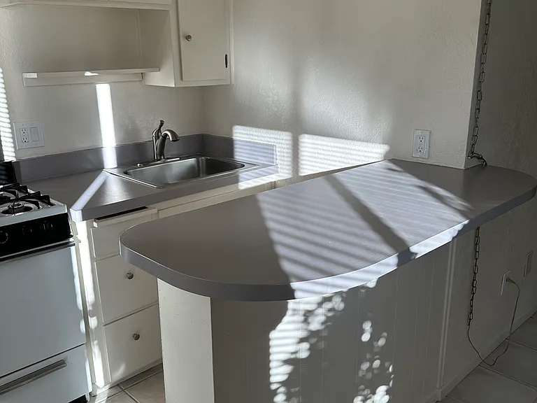 663 Eucalyptus Ave #5 — Photo 2