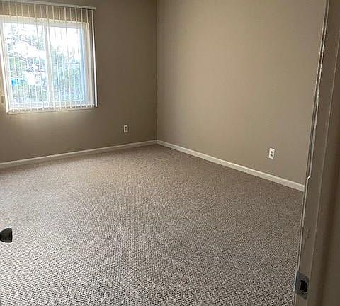 5th image of 41602 Manor Park Dr APT 6