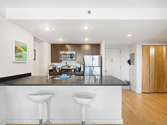 5th image of 1595 Lexington Ave APT 8C