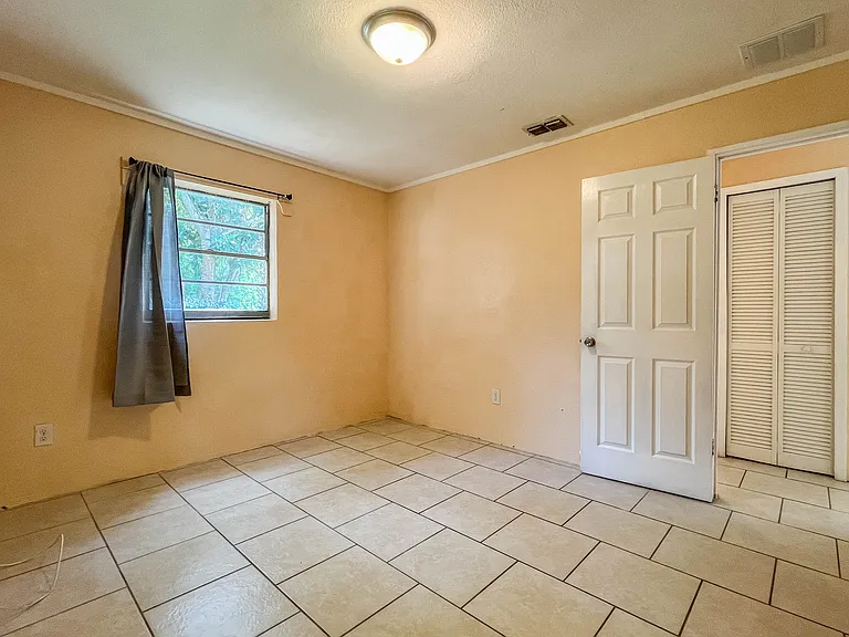 523 Wager Ave — Photo 15