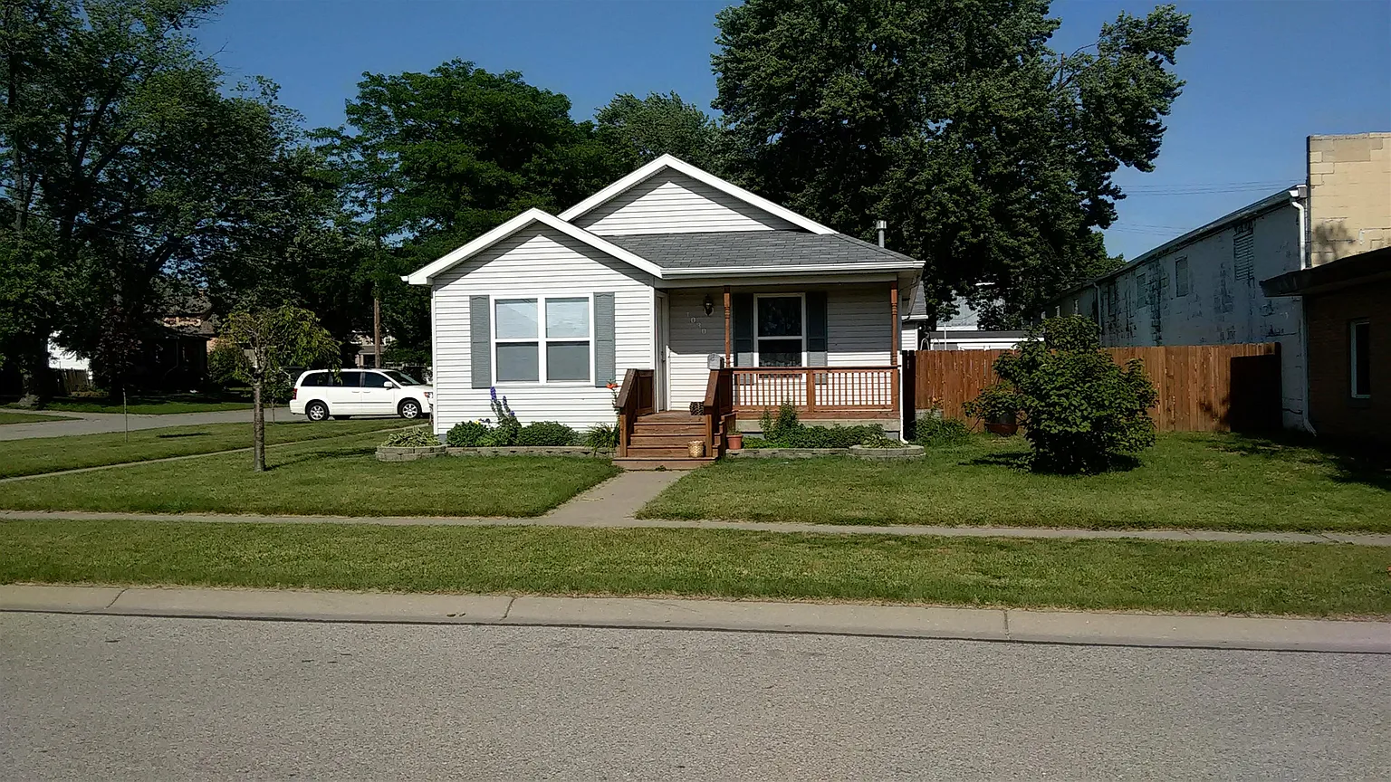 1030 11th Ave photo 1