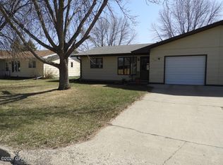 1314 5th Ave NE, Devils Lake, ND 58301