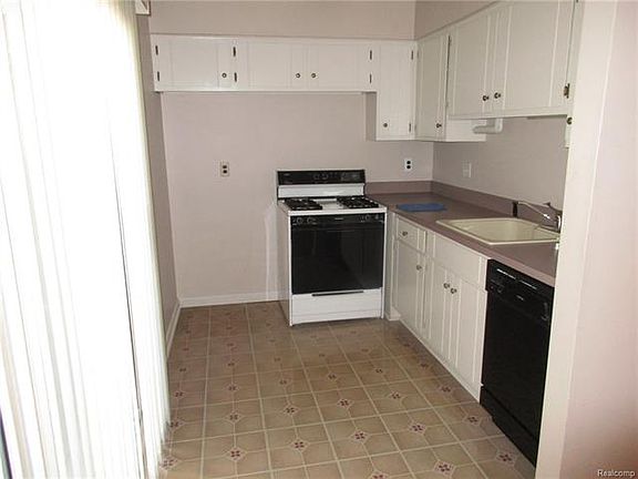 2nd image of 1959 Wickham St #1