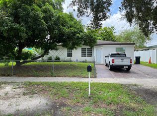 770 NE 175th St, Miami, FL 33162