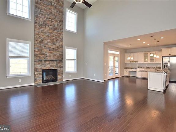 5th image of 1008 Menlow Dr NE