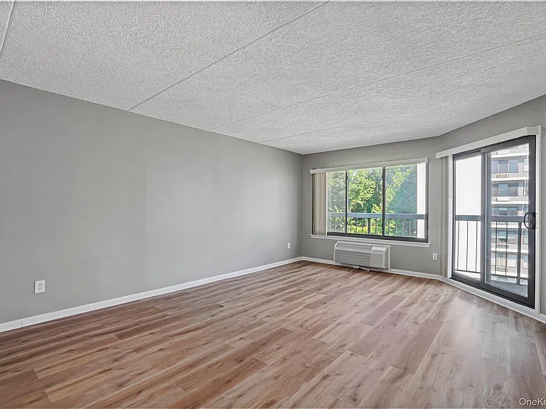 200 High Point Dr #6 PENTHOUSE — Photo 16