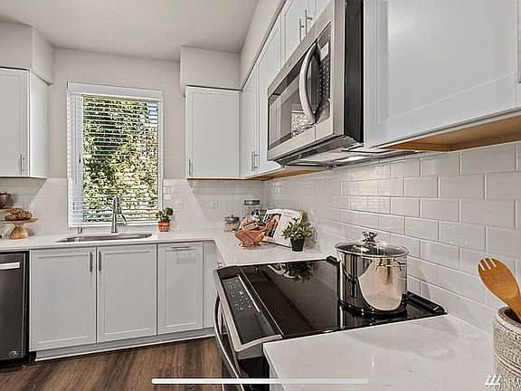 5th image of 2002 101st Ave SE #3
