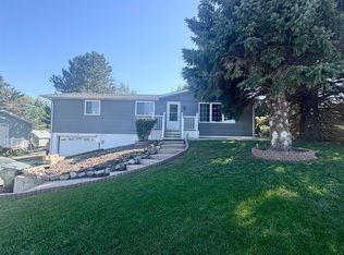 517 W 3rd St, Clarkson, NE 68629