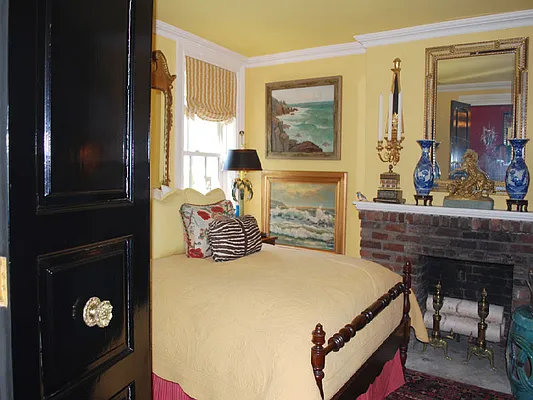 Sold by Sotheby's International Realty | media 14